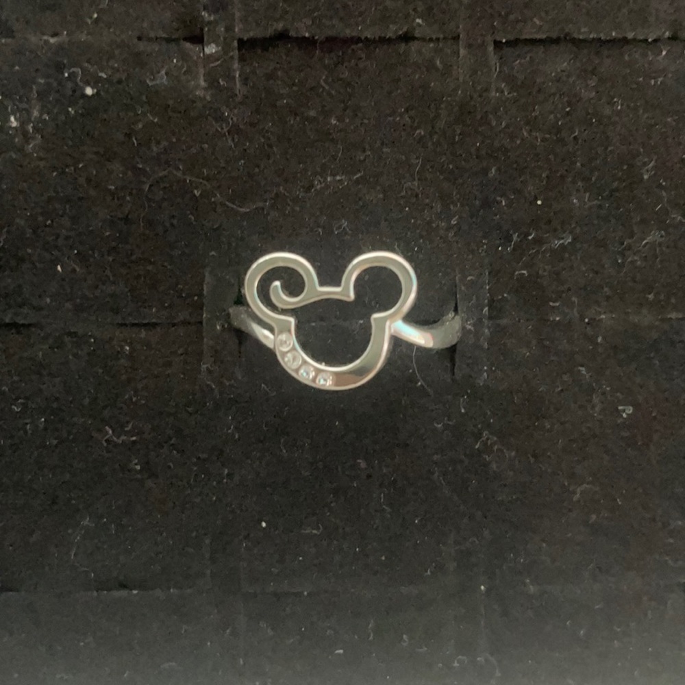 Mickey ring never worn
